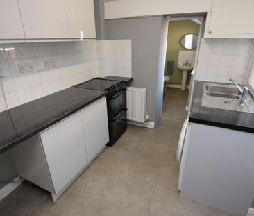 3 bedroom terraced house to rent - Photo 6