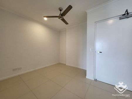 GREAT 2 BEDROOM APARMENT IN A QUIET STREET - Photo 3