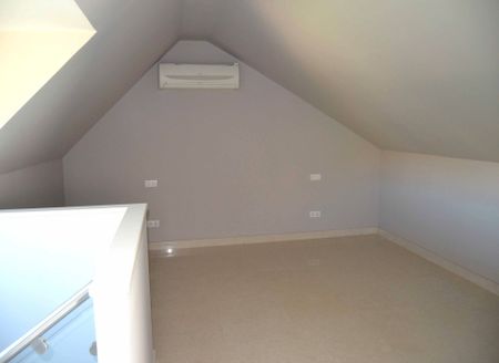 Casa adosada de alquiler en Calle de San Enrique de Ossó, 471, Encinar de los Reyes - Photo 3