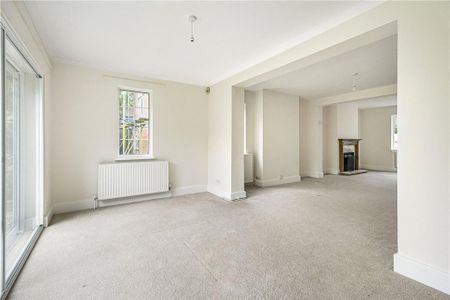 4 bedroom detached house to rent - Photo 2