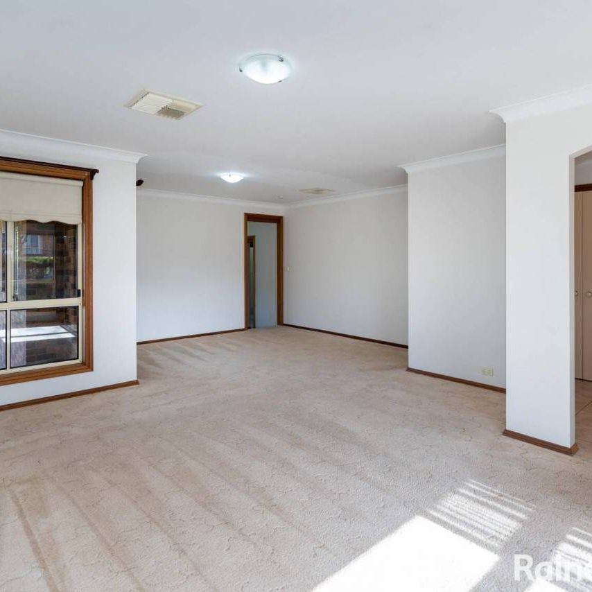 Family-friendly home in great location - Photo 1