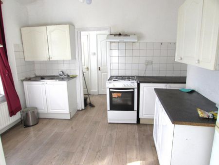 2 bedroom maisonette to rent - Photo 4