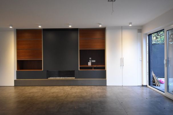 Volledig gerenoveerde woning met tuin en carport - Foto 1