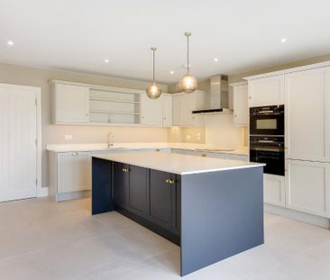 4 bedroom detached house to rent - Photo 2