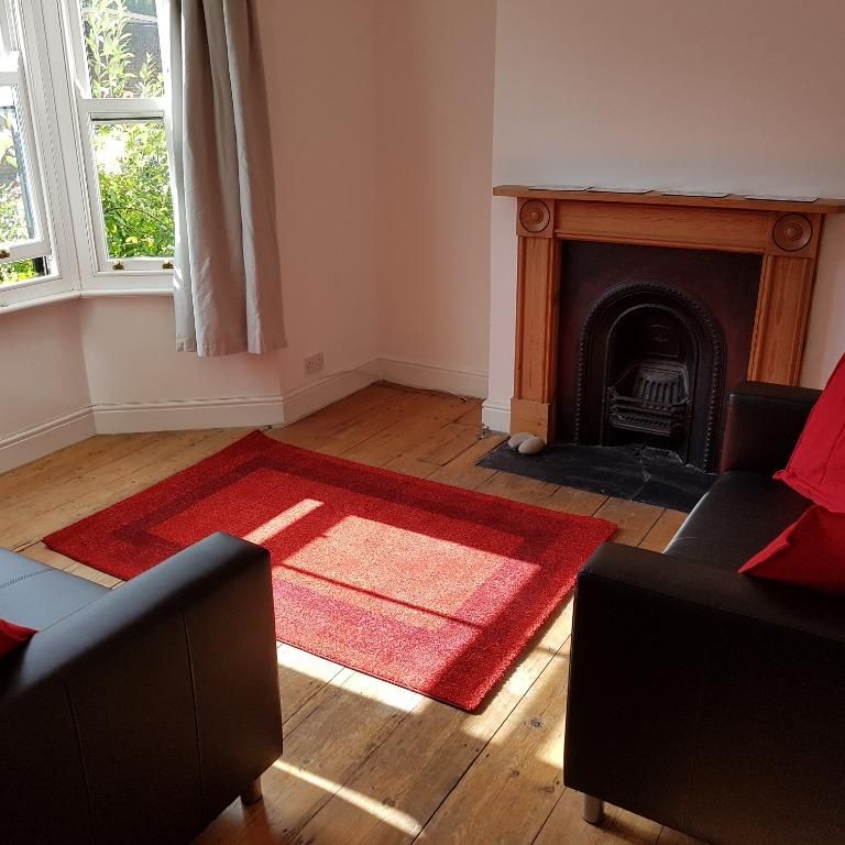 4 bedroom terraced house to rent - Photo 1