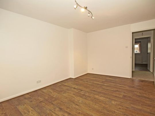 4 bedroom terraced house to rent - Photo 1