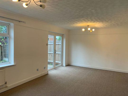 Terraced House to rent on - Photo 1