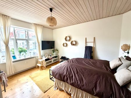 Lys og rummelig 2-værelses lejlighed i Aalborg - Photo 5