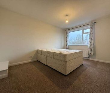 Town Park, Crediton, Devon, EX17 - Photo 5