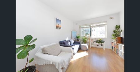 Renovated Two Bedroom Apartment with Ocean Views - Photo 4