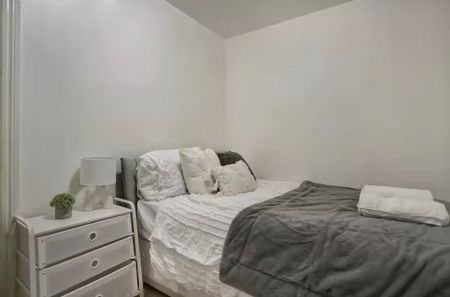 1 Bed Flat, Selby Close, E6 - Photo 2