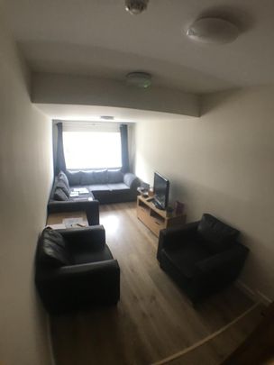 4 bedroom terraced house to rent - Photo 1