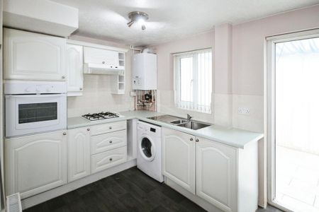 2 bedroom terraced house to rent - Photo 3