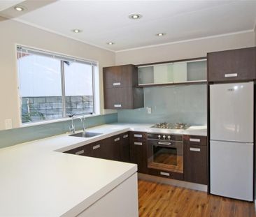 5 Lombardy Place,Whalers Gate - Photo 4