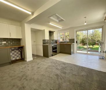 2 bedroom semi-detached house to rent - Photo 5