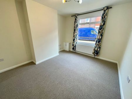 Room in a Shared House, Cambridge Street, LU1 - Photo 4