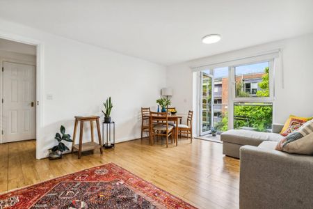 2 bedroom flat to rent - Photo 3