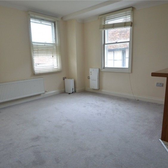 White Hart House, Colnbrook, Berkshire,SL3 - Photo 1