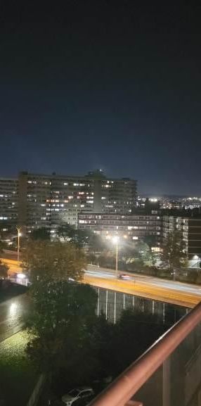 Grand 4 1/2 à louer / Large 4 1/2 for rent - Photo 1