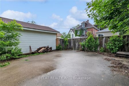 Detached Home For Lease | X8047318 - Photo 2