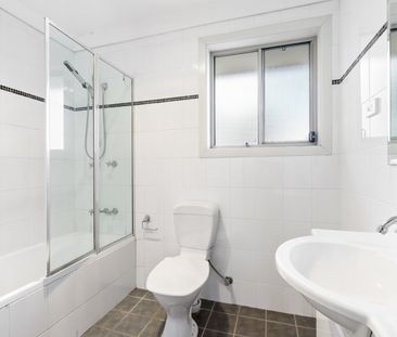 Modern Living - Photo 4