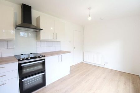 2 bedroom terraced house to rent - Photo 4