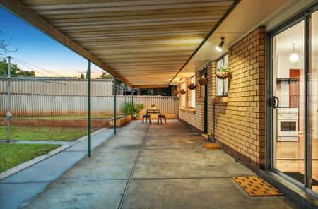Charming and Modern Family Home in Salisbury East! - Photo 2