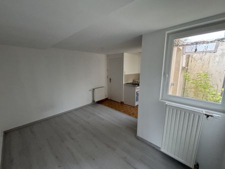 Location Appartement 1 pièce 15m² AMIENS 80000 - Photo 4