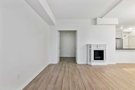 For Lease - 21 Grand Magazine Street Unit# 1010, Toronto, Ontario - Photo 4