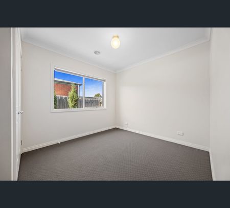 5/1114 Gregory Street, Lake Wendouree, Vic 3350 - Photo 2