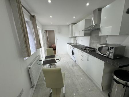 Studio to rent - Photo 4