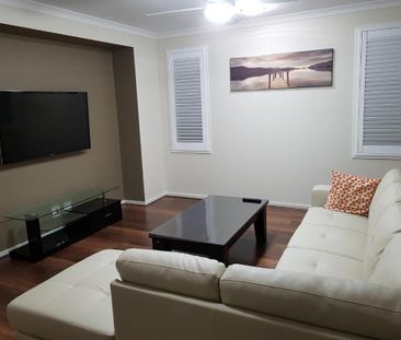 81 Alan Crescent, Eight Mile Plains QLD 4113 - House For Rent | Domain - Photo 1