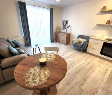 Wynajmę kawalerkę z balkonem i miejscem postojowym (438680) - Фото 1