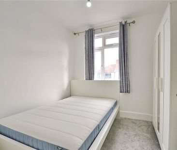 6 bedroom semi-detached house to rent - Photo 3