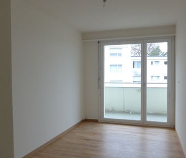 Helle 4.5-Zimmer-Wohnung mit Balkon in Zollikerberg - Foto 2
