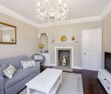 A stylish and versatile 3 bedroom 3 storey townhouse with an alloca... - Photo 2