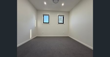 "BRAND NEW 3 LARGE BEDROOMS PLUS OFFICE/STUDY, CONVENIENTLY LOCATED" - Photo 2