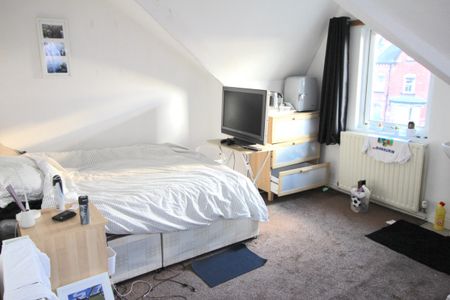 8 Bed - 34 Kelso Road, Woodhouse, Leeds - LS2 9PR - Student - Photo 2