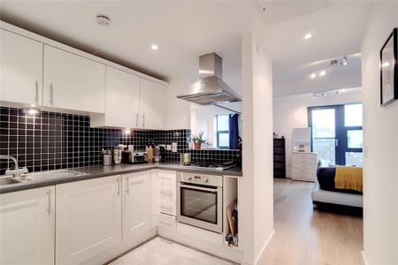 Channelsea Road London E15 - Photo 5