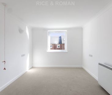 2 Bedroom Apartment, Gibson Court – Hinchley Wood - Photo 6