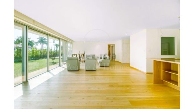 Monte Estoril. T2. Jardim e piscina privativos. Vista para o mar. - Photo 1