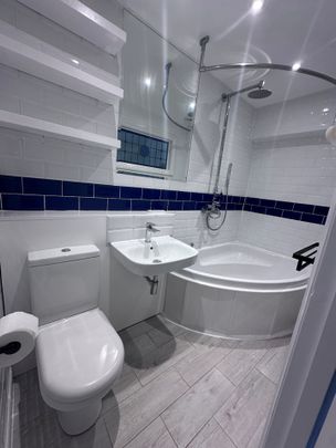 1 Bed Flat, Lebanon Gardens, SW18 - Photo 1