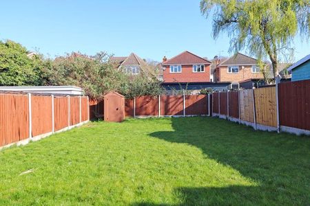 2 bedroom semi-detached bungalow to rent - Photo 3
