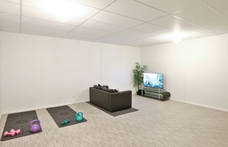 Space, Style & Comfort for the Whole Family - Photo 4