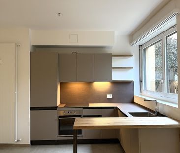 Lugano Zentrum: 3,5-Zimmer-Wohnung mit Doppelgarten und Parkplatz. - Photo 1