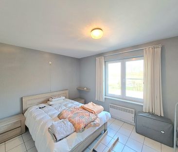 Ruim 2 slaapkamer appartement met garage - Photo 6