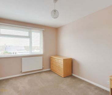 3 bed mid-terraced house to rent in Dolphin Way, Rustington, BN16 - Photo 3