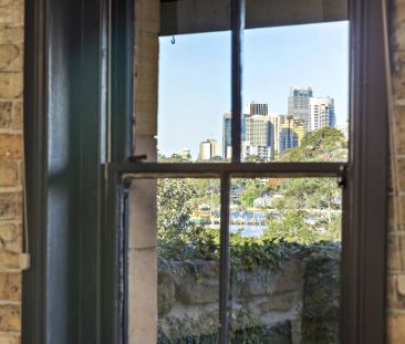 Rustic Sandstone Home With Harbour, Bridge & City Skyline views - - Photo 3