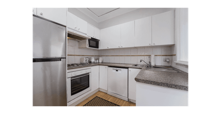 Spacious Family Home in a Quiet and Convenient Location - Photo 3