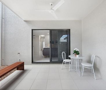 35 Holyoak Avenue, Oonoonba - Photo 3